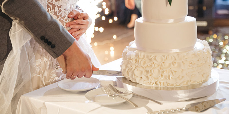 کیک عروسی برای عروسی های بزرگ (۱۵۰+ نفر)